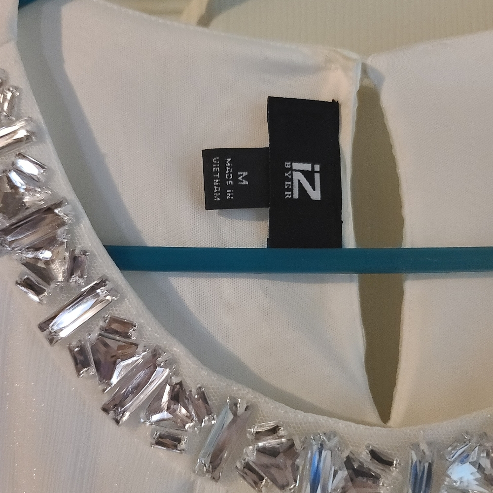 Beautiful blouse - Picture 2 of 4
